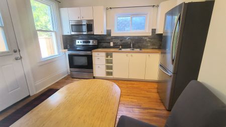 For Lease - 92 Adelaide Avenue Unit# Unit 1, Oshawa, Ontario - Photo 4