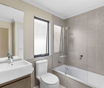 Contemporary Executive Townhome - Photo 3