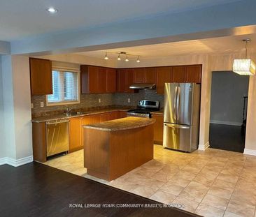 For Lease - 122 Russel Drive, Bradford West Gwillimbury, Ontario - Photo 6