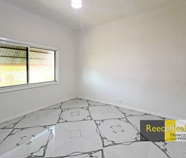 Three bedroom family home - Photo 6