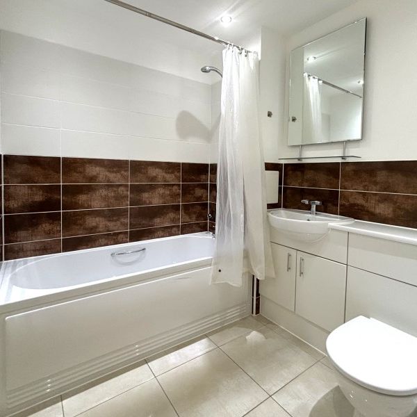Nankeville Court, Woking, Surrey, GU22 - Photo 1