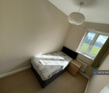 3 bedroom end of terrace house to rent - Photo 4
