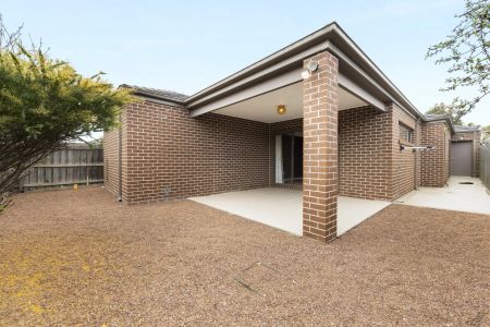 Modern Comfort and Family Appeal in Werribee - Photo 3
