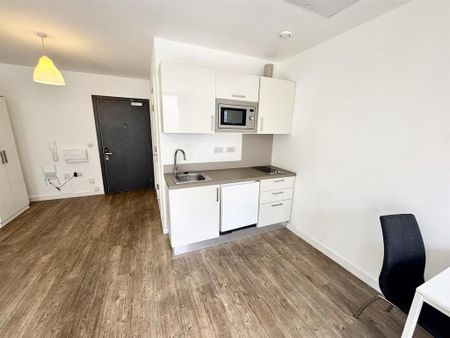 Studio to rent - Photo 4