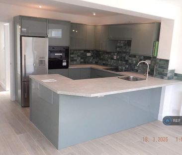 3 bedroom bungalow to rent - Photo 2