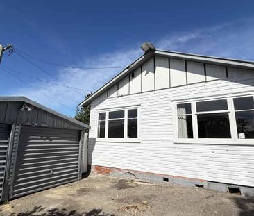 Fully fenced double garage - Photo 1