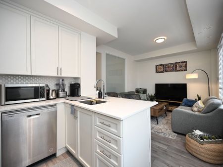 For Lease - #338 - 349 Wheat Boom Drive, Oakville, Ontario - Photo 3