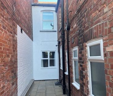 1 bedroom ground floor flat to rent - Photo 2