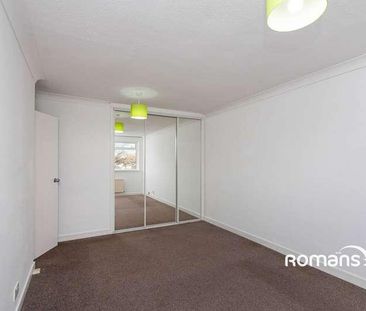 Fernhill Road, Farnborough, GU14 - Photo 5