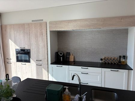 Prachtig gerenoveerde rijwoning met 3 slaapkamers! - Foto 2