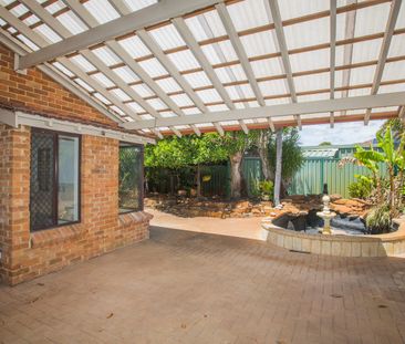 Family Home with a Pool - Move in Before Christmas! - Photo 6