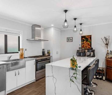 Modern Townhouse Living - Photo 4