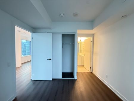 For Lease - 8 Wellesley Street Unit# 4715, Toronto, Ontario - Photo 3