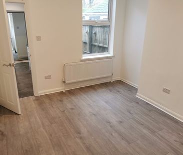 3 Bed Terraced House, Warwick Road, B11 - Photo 2