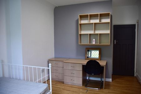 2 bedroom flat to rent - Photo 5