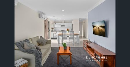 Light And Bright - Photo 2