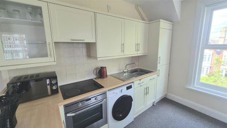 1 bedroom flat to rent - Photo 2