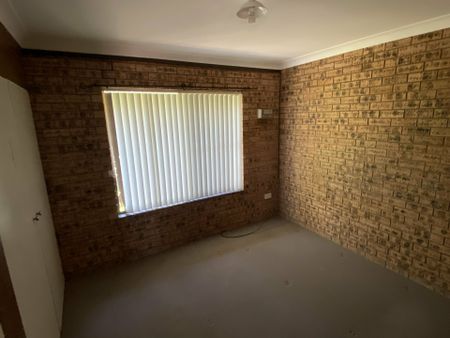 Unit - 2 Bedroom - Photo 5