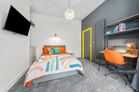 1 bedroom in a house share to rent - Photo 2