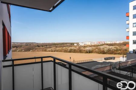 Pronájem nového, slunného bytu 1+kk s balkonem – ranní slunce, Praha 5 - Photo 4