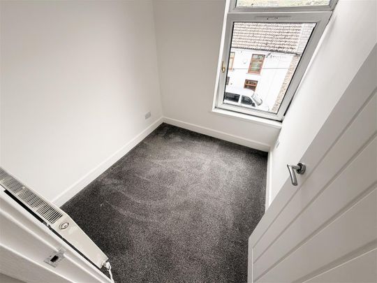 House - End Terrace For Rent Rhys Street, Tonypandy - Photo 1