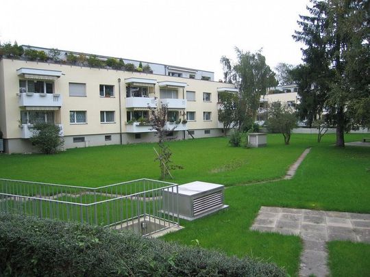 Attraktive Attikawohnung mit wunderschöner Terrasse! - Foto 1