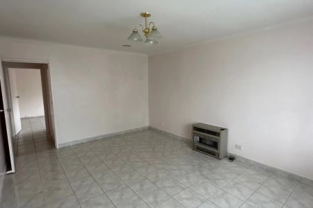 Low Maintenance Family Home - Photo 5