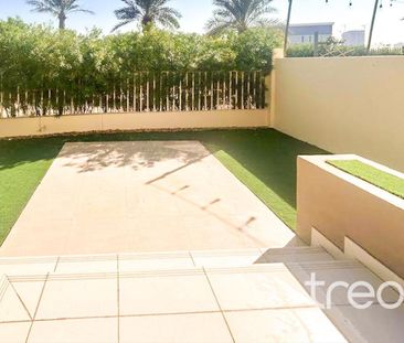 Single Row | Landscaped Garden | Modern - Photo 3
