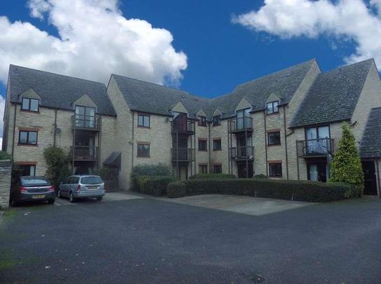 Evenlode Court, Witney, Oxfordshire, OX28 - Photo 1