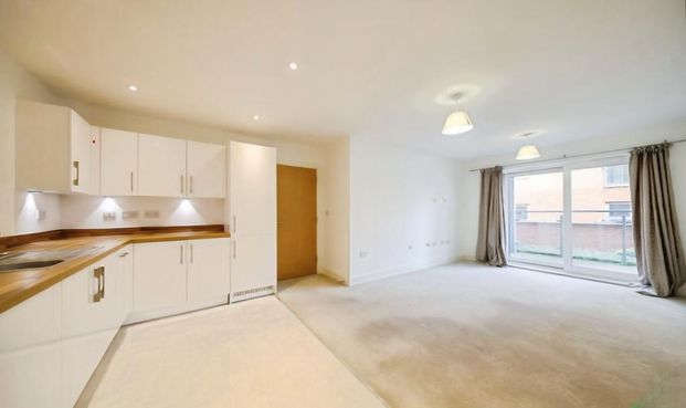 2 bedroom flat to rent - Photo 1