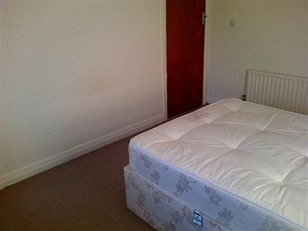 1 Bed - Cherington Road Selly Oak Birmingham B29 - Photo 2