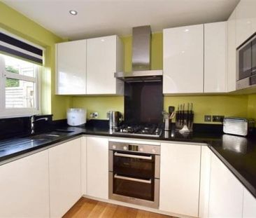 Pellings Farm Close, Crowborough - Photo 1