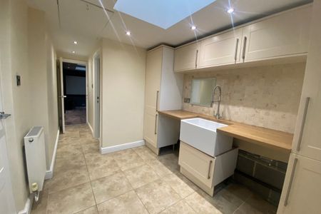 Victoria Grove - Photo 2