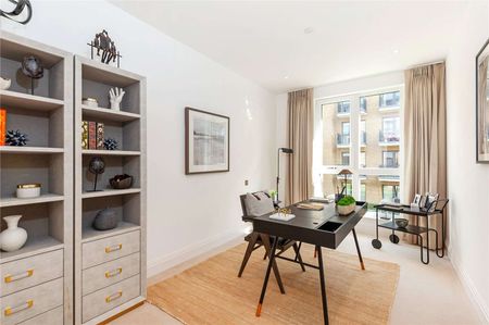 A luxury three bedroom apartment with riverside views. - Photo 3