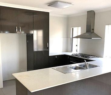 4 Lepley Lane, Hammond Park WA 6164 - Photo 5