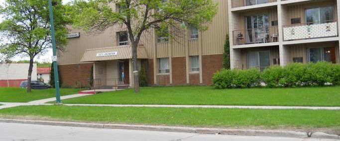 1075 Andrews Street | 1075 Andrews St, Winnipeg - Photo 1