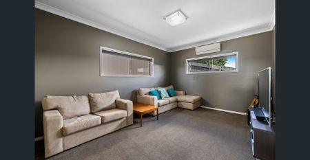 Luxurious Living in Highfields - Photo 4