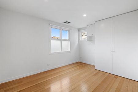 33B Park Street, - Photo 2