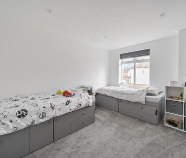 Beacon Crescent, Hindhead, GU26 - Photo 5