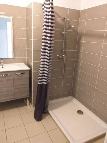 Location Appartement 2 pièces 44m² - Photo 2