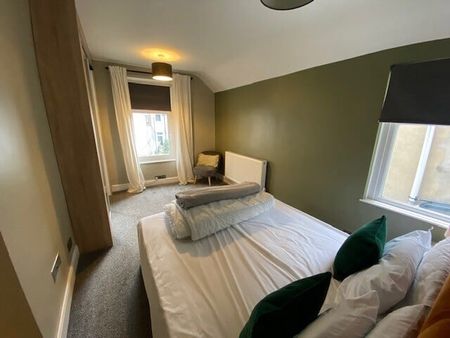 Donald Street, CARDIFF - Photo 4