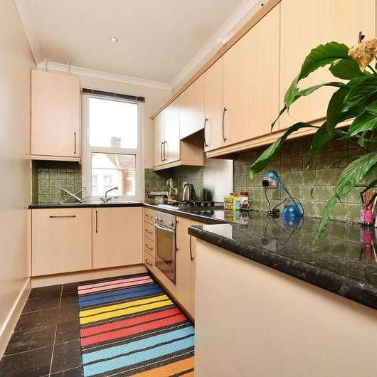 Drayton Gardens, West Ealing, W13 - Photo 1