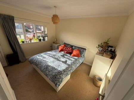 3 bedroom semi-detached house to rent - Photo 5