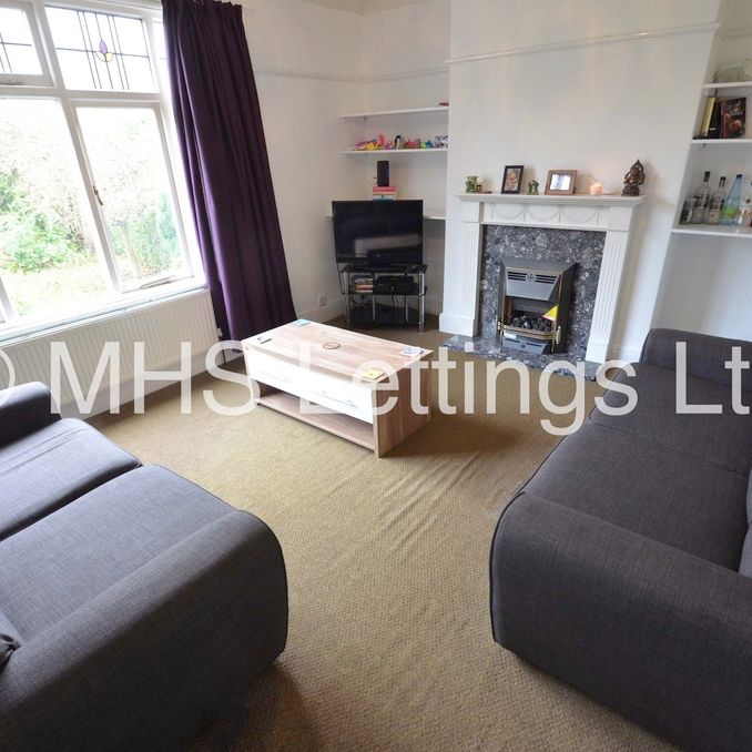 4 Bedroom Semi-Detached House for rent in Headingley Crescent - Photo 1