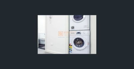 FULLY FURNISHED 1 BEDROOM - INTERNET INCLUDED - Photo 3