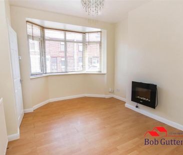 2 bedroom semi-detached house to rent - Photo 6