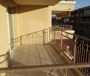 Location Appartement 2 pièces 41m² ST LAURENT DU VAR 06700 - Photo 6