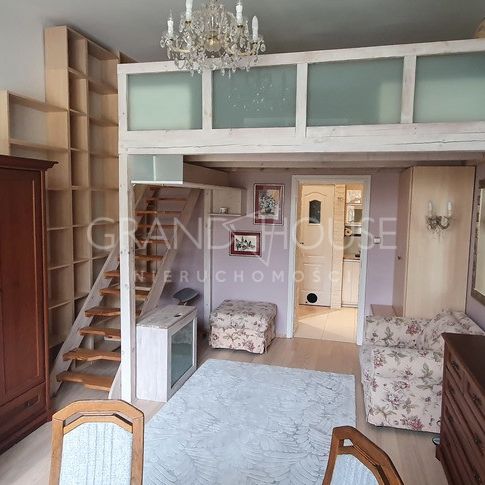 Kawalerka Zygmunta Starego przy Parku Żeromskiego. - Zdjęcie 1