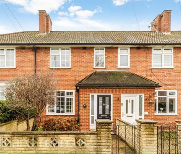 St Benets Grove - Photo 2