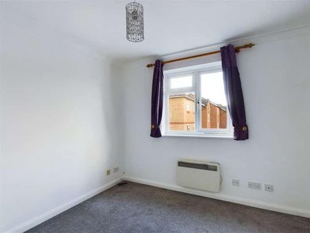 Corfe Place, Maidenhead, Berkshire, SL6 - Photo 3